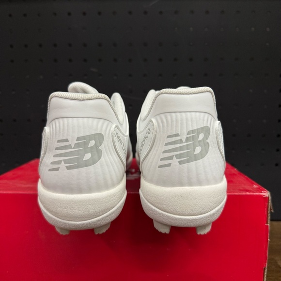 New W Box! Youth New Balance 4040v7 Rubber Molded White Baseball Cleats Size 4.5 - Picture 4 of 5